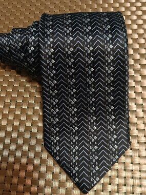 Brioni 100% Silk Necktie Hand Made Italy Luxury Dark Blue Silver Chevrons (0875)